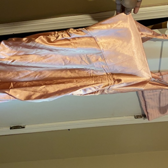 Ruched drawstring knot satin dress - Picture 4 of 4